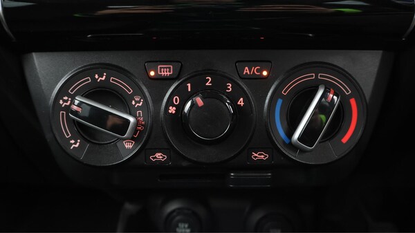 Used Suzuki Swift 2021 for sale - 76306959: Photo 13