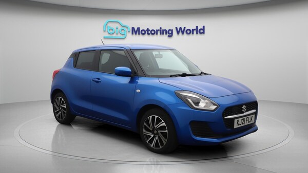 Used Suzuki Swift 2021 for sale - 76306959: Photo 2