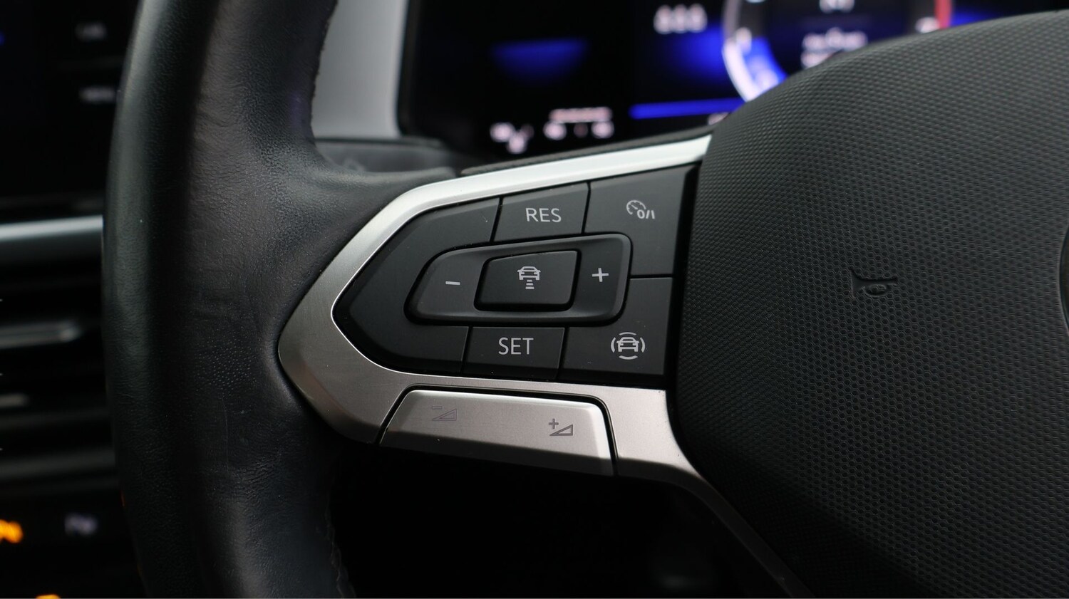 Used Volkswagen T-Roc 2022 for sale - 77199290: Photo 21