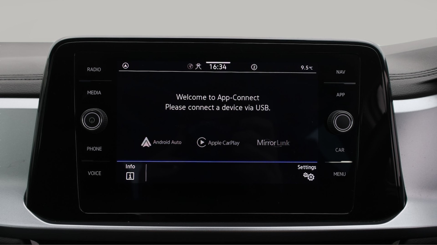 Used Volkswagen T-Roc 2022 for sale - 77199290: Photo 25