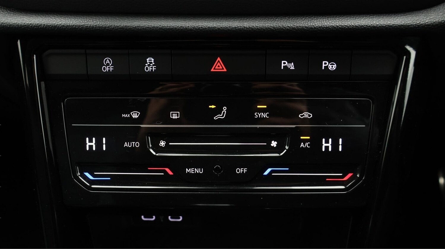 Used Volkswagen T-Roc for sale - 77337432: Photo 12