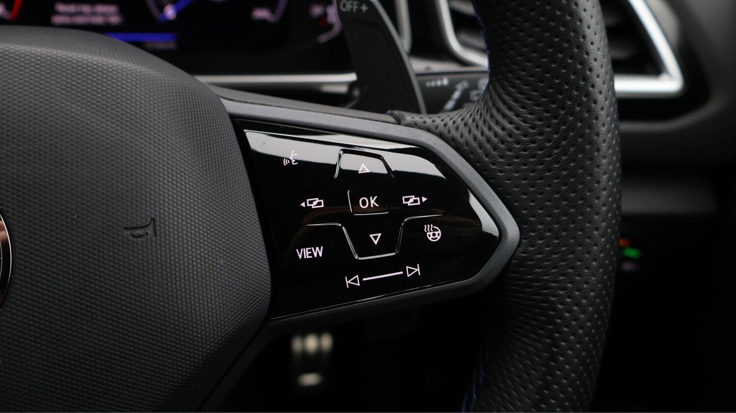 Used Volkswagen T-Roc for sale - 77337432: Photo 22