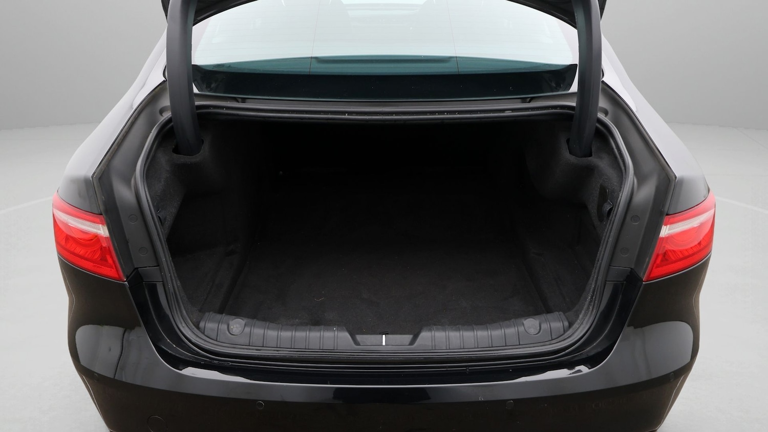 Used Jaguar XF 2018 for sale - 77404662: Photo 16