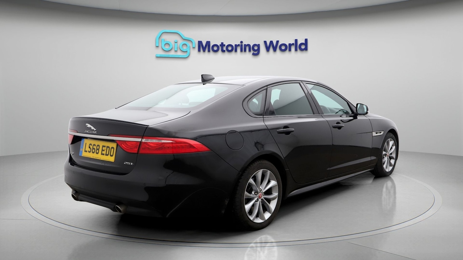 Used Jaguar XF 2018 for sale - 77404662: Photo 7