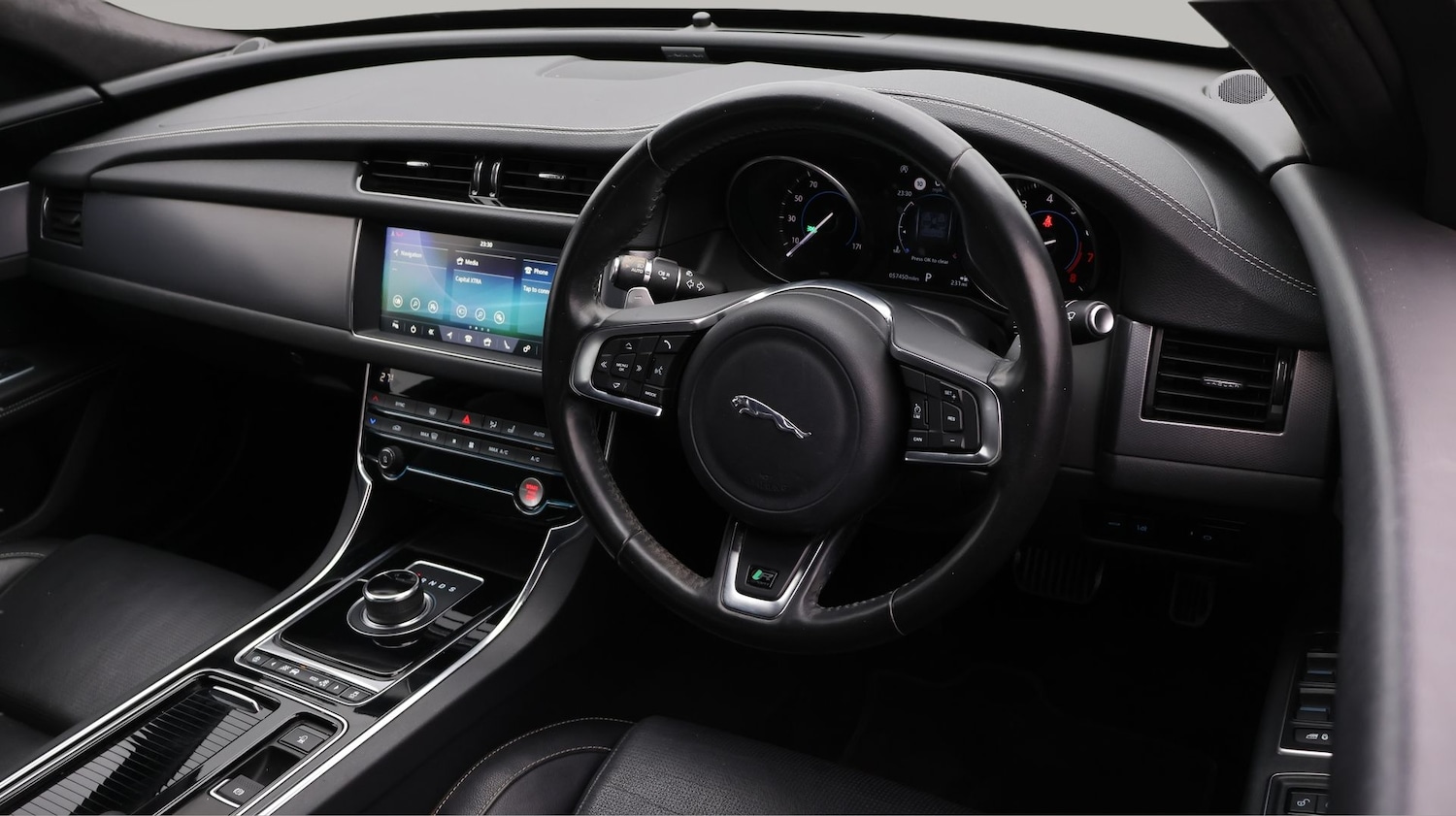 Used Jaguar XF 2018 for sale - 77404662: Photo 9