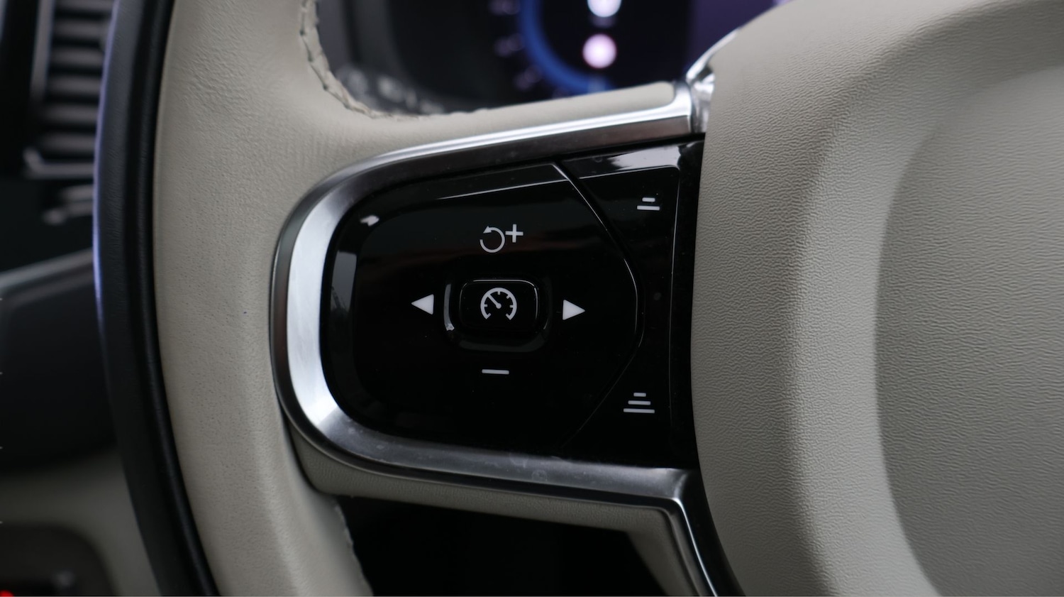 Used Volvo XC90 for sale - 77181526: Photo 26