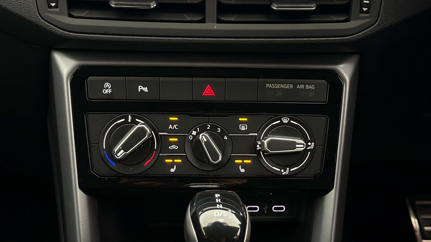 Used Volkswagen T-Cross 2022 for sale - 77945627: Photo 11