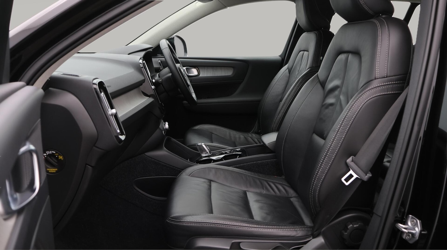 Used Volvo XC40 2021 for sale - 76633069: Photo 15