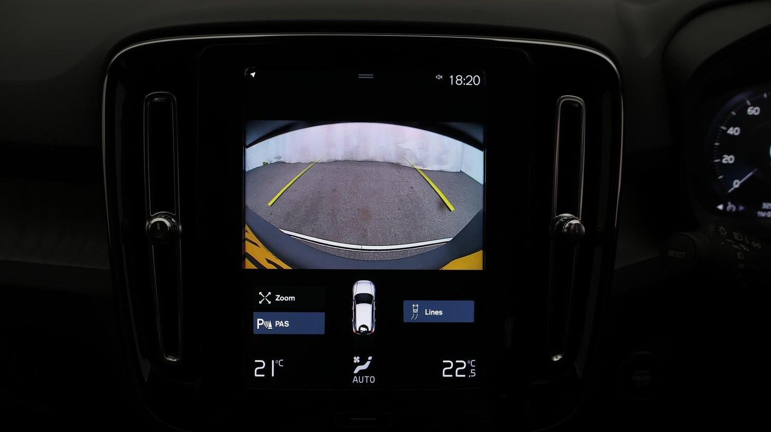 Used Volvo XC40 2021 for sale - 76633069: Photo 24