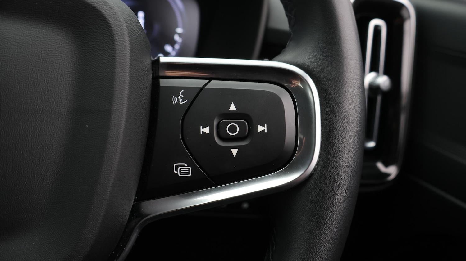 Used Volvo XC40 2021 for sale - 76633069: Photo 26