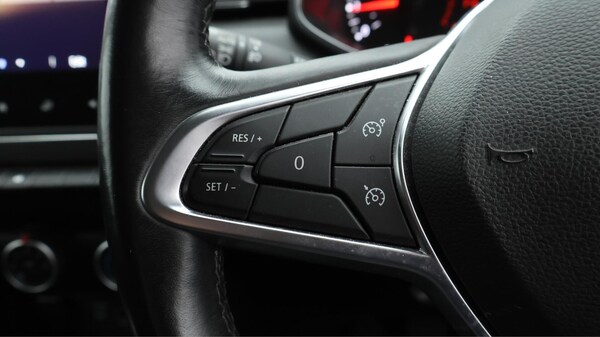Used Renault Clio 2020 for sale - 76175273: Photo 24