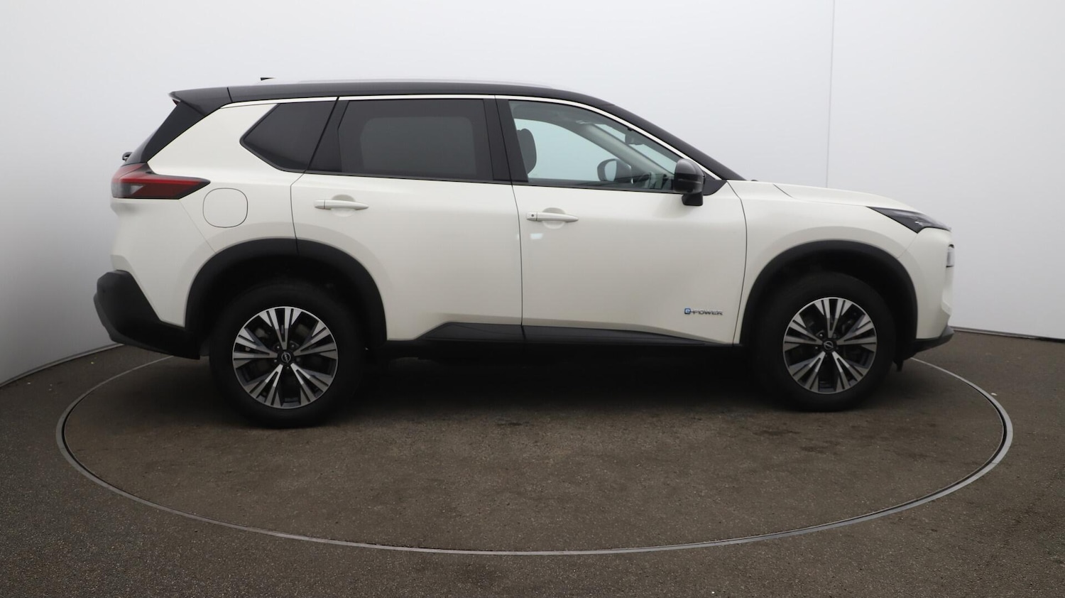 Used Nissan X-Trail 2023 for sale - 76137875: Photo 40