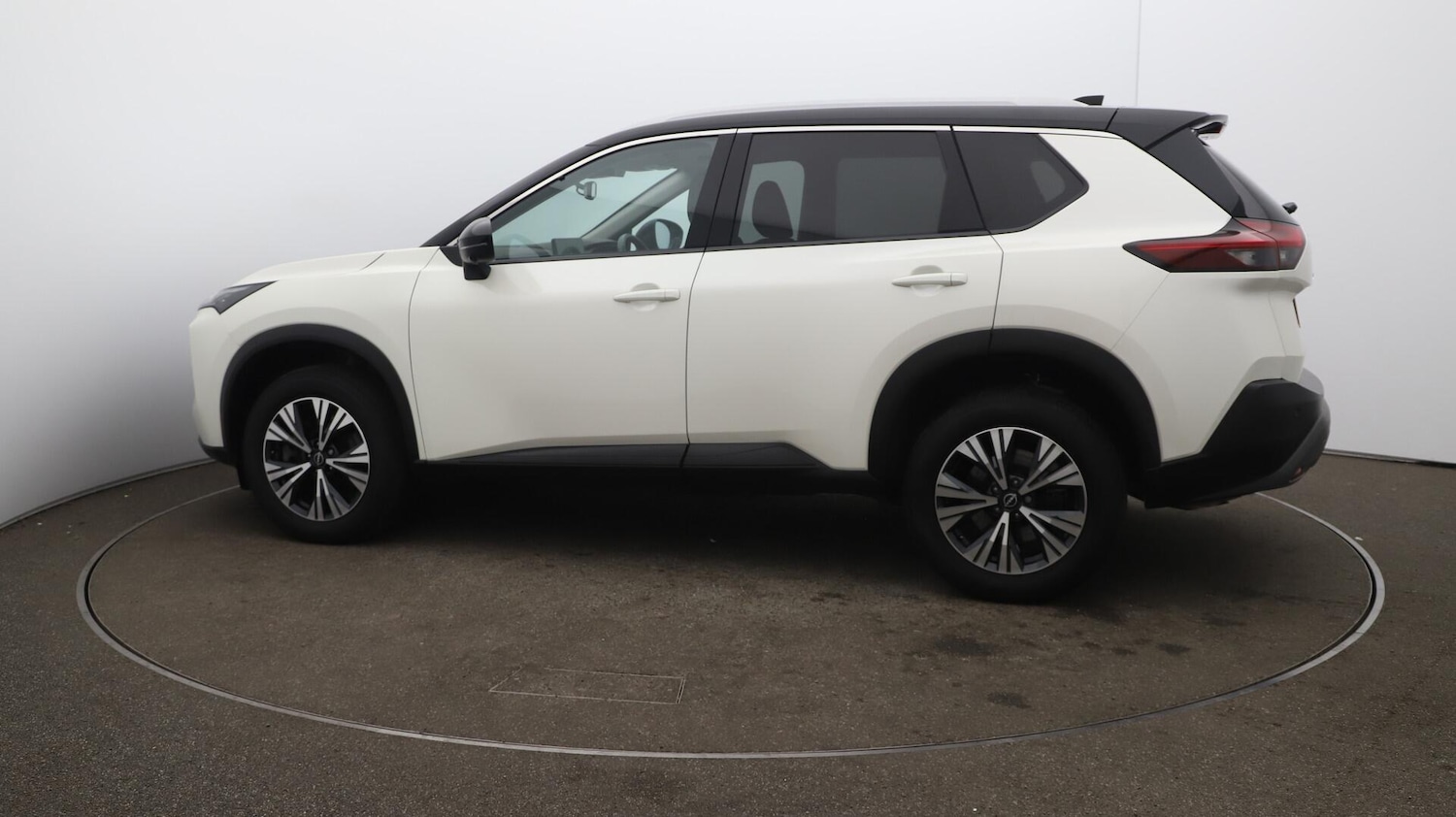 Used Nissan X-Trail 2023 for sale - 76137875: Photo 57