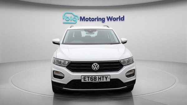 Used Volkswagen T-Roc 2019 for sale - 76175372: Photo 3