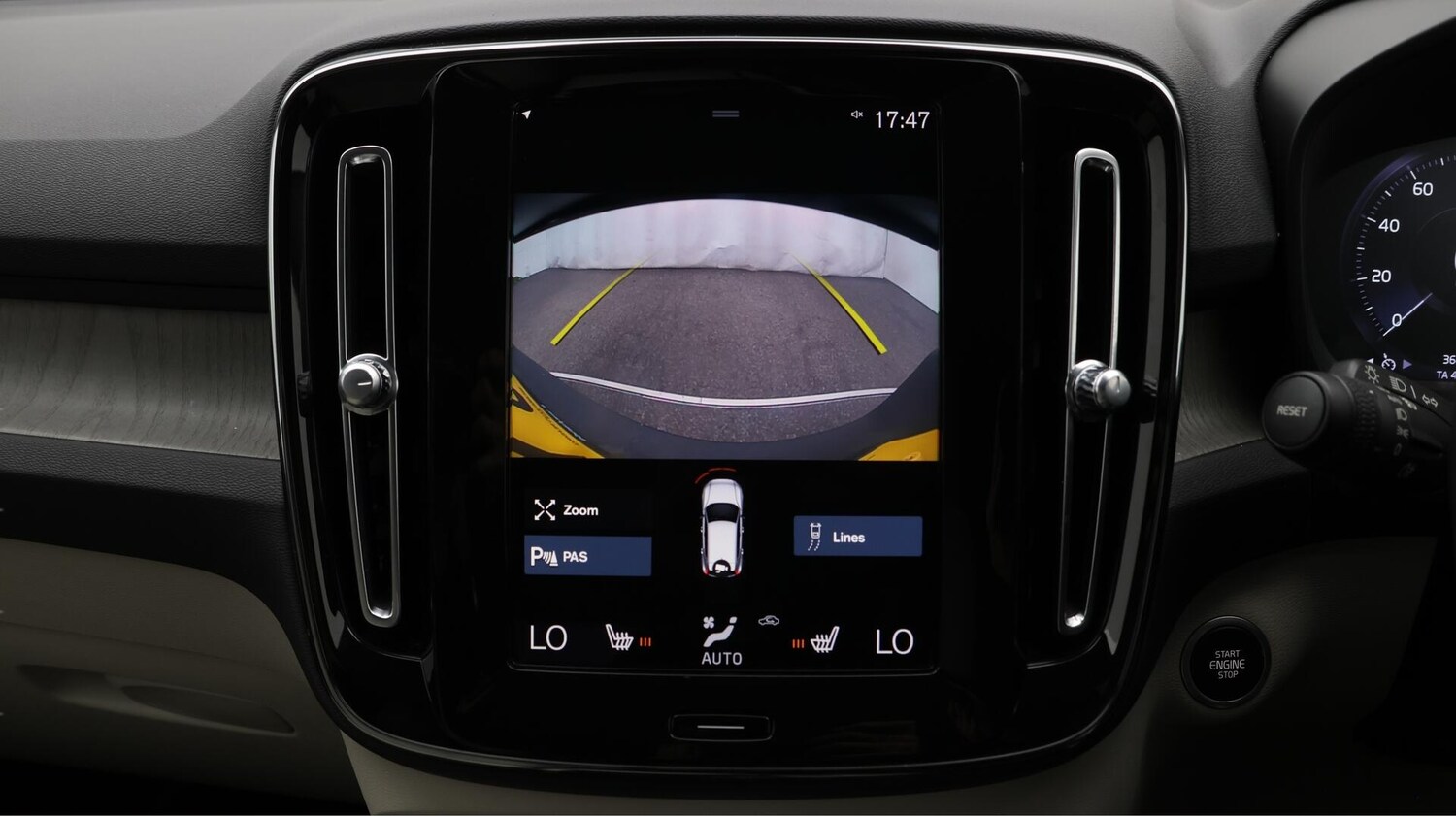 Used Volvo XC40 2021 for sale - 76549731: Photo 25