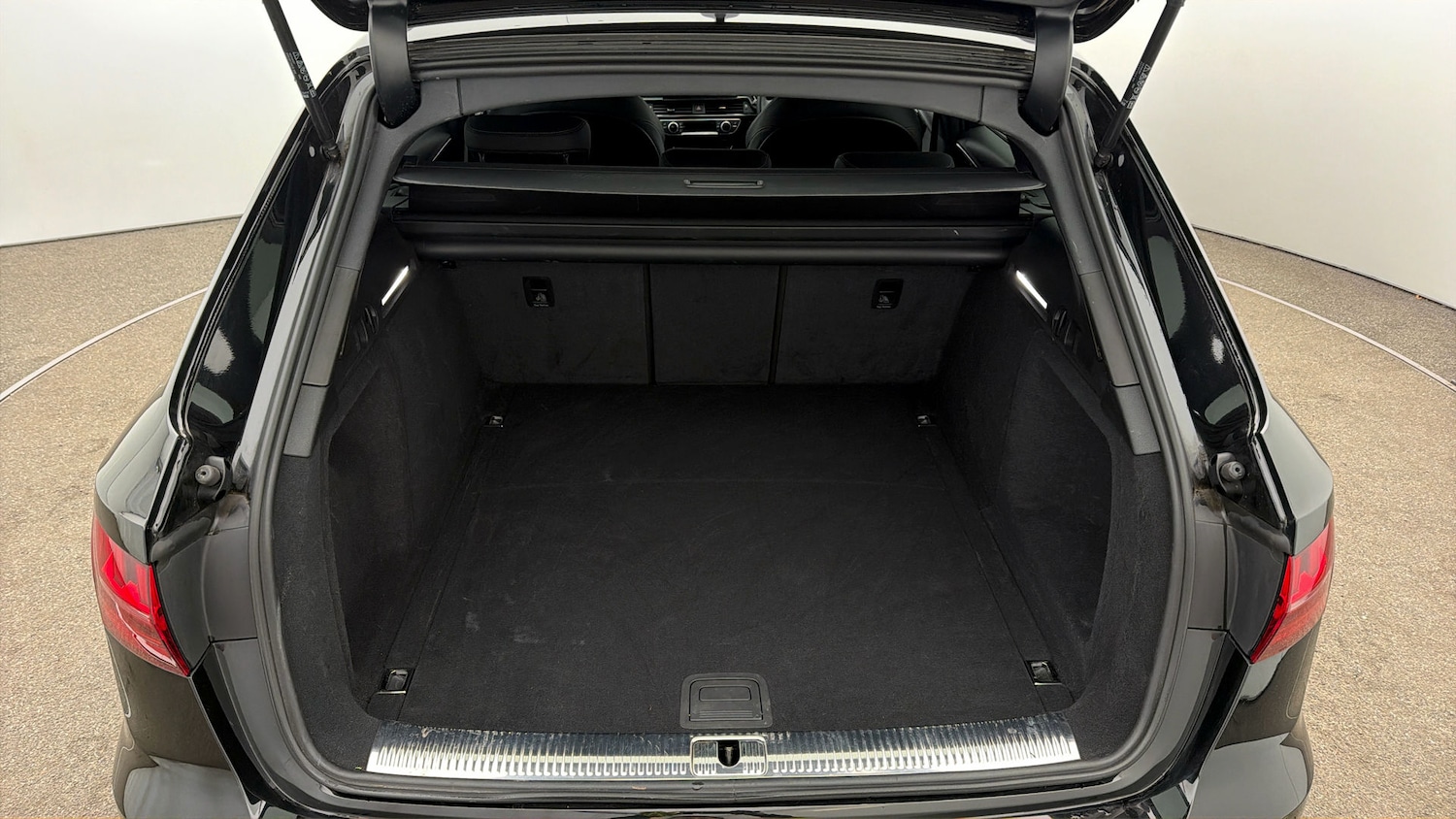 Used Audi A4 Avant 2023 for sale - 78025864: Photo 16