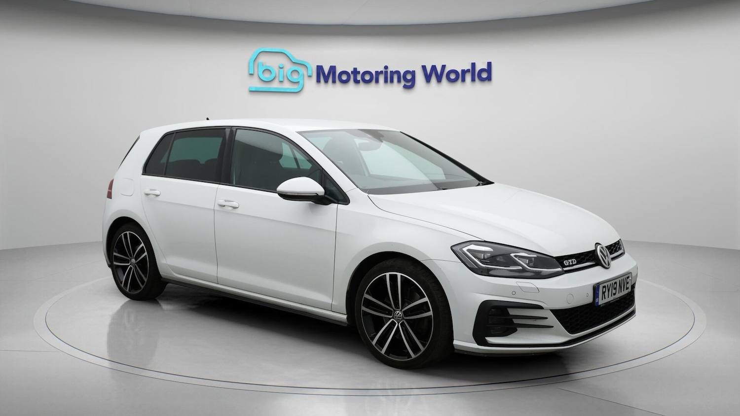 Used Volkswagen Golf 2019 for sale - 76584986: Photo 2