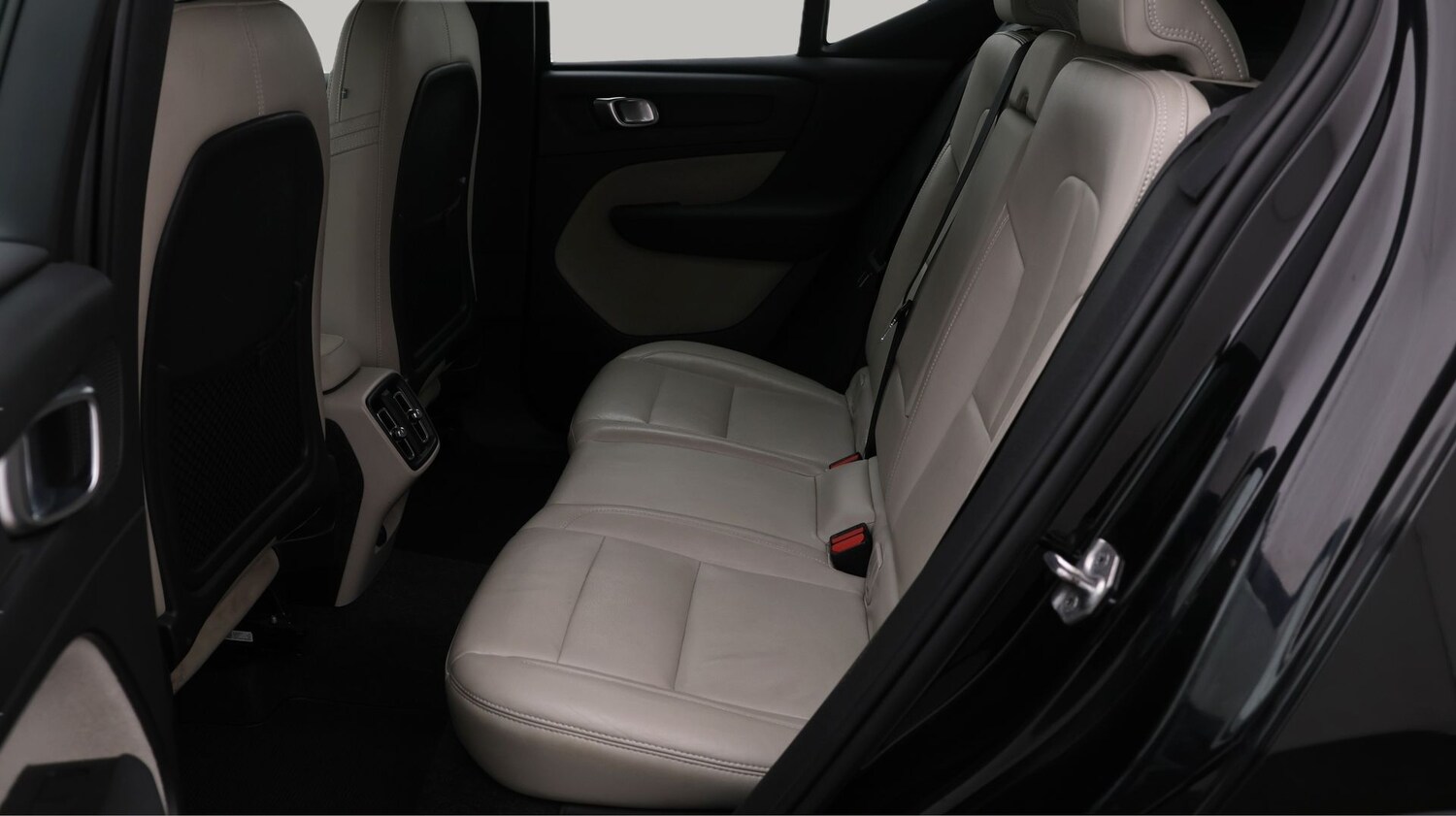 Used Volvo XC40 for sale - 77363473: Photo 16