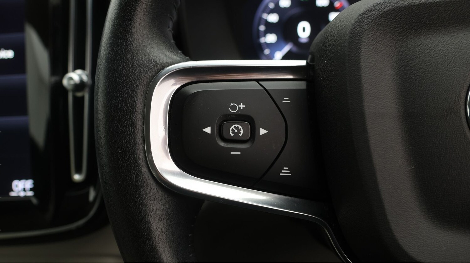 Used Volvo XC40 for sale - 77363473: Photo 20