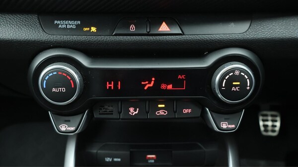 Used Kia Stonic 2021 for sale - 76151839: Photo 13