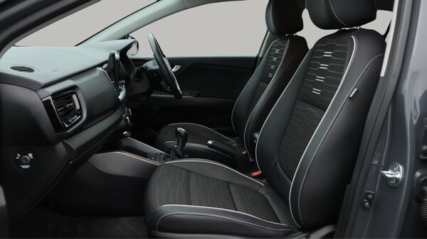 Used Kia Stonic 2021 for sale - 76151839: Photo 15