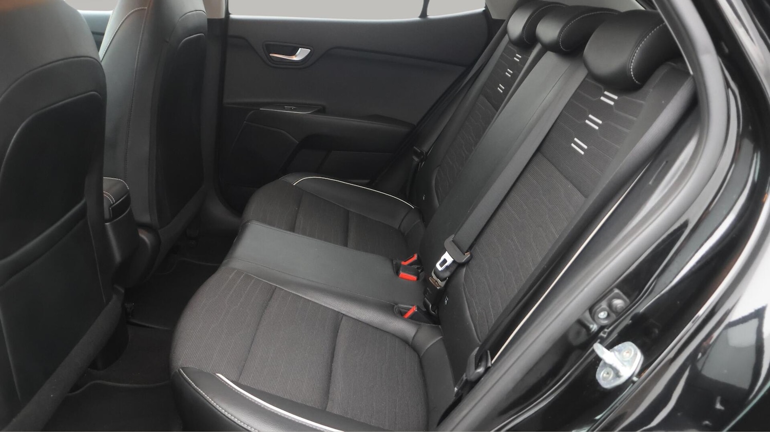 Used Kia Stonic 2022 for sale - 76549092: Photo 17