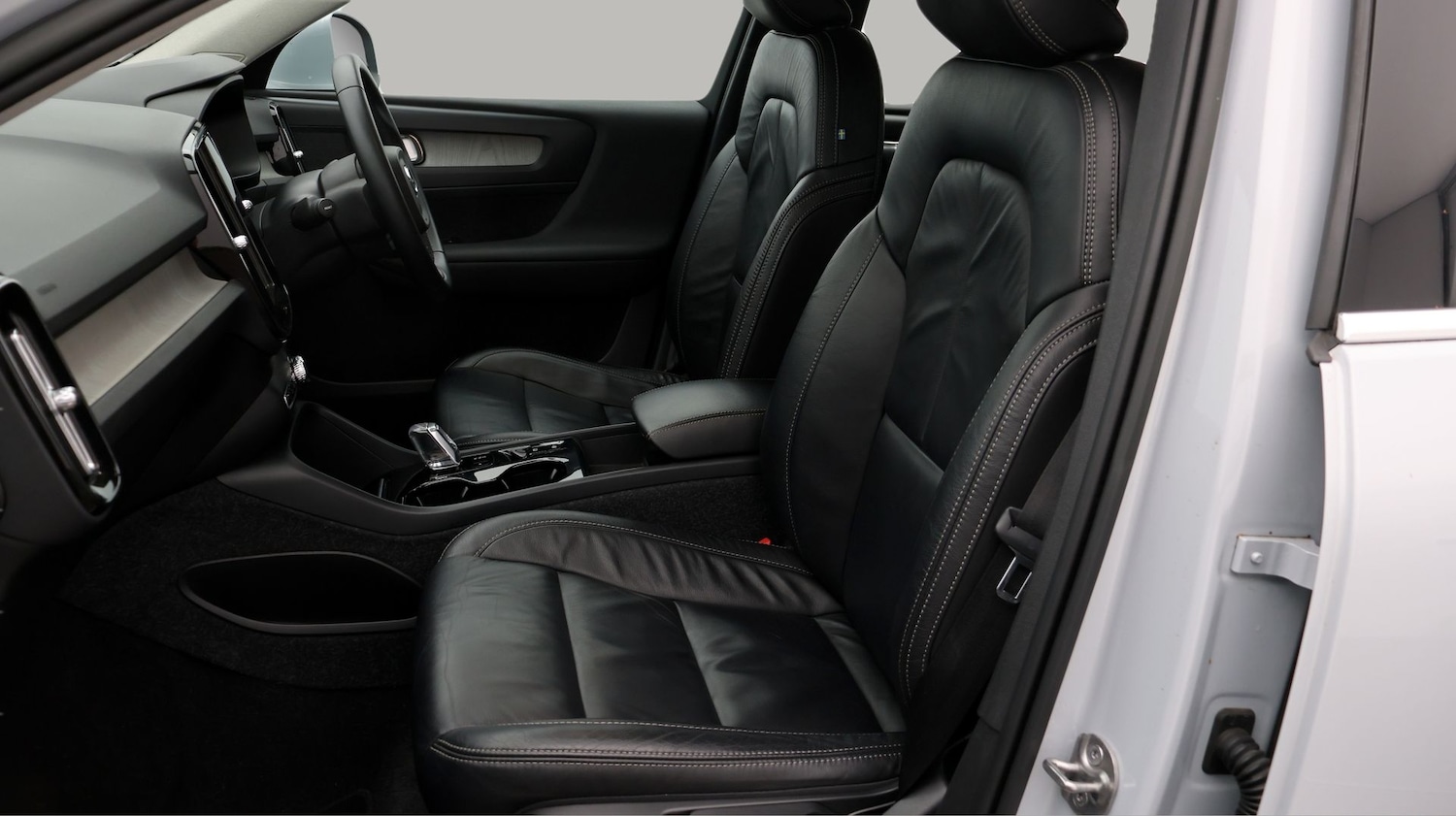 Used Volvo XC40 2022 for sale - 77461038: Photo 14