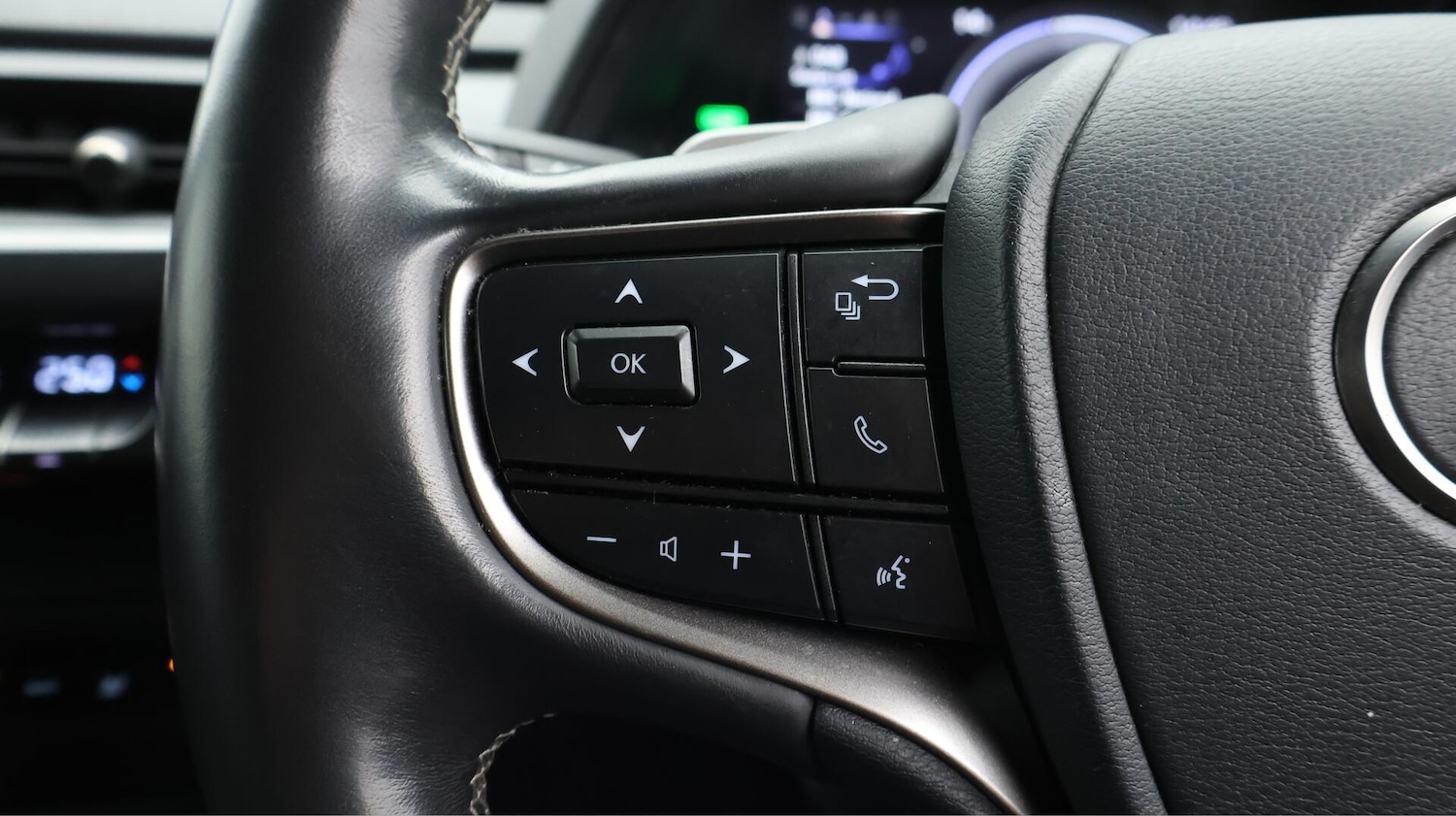 Used Lexus UX 2023 for sale - 76433123: Photo 25