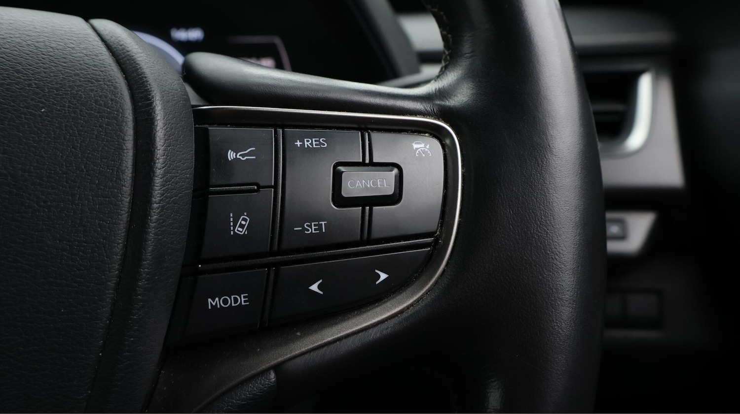 Used Lexus UX 2023 for sale - 76433123: Photo 26