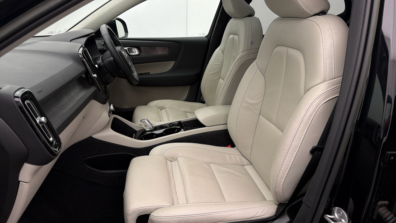 Used Volvo XC40 2022 for sale - 78210123: Photo 13