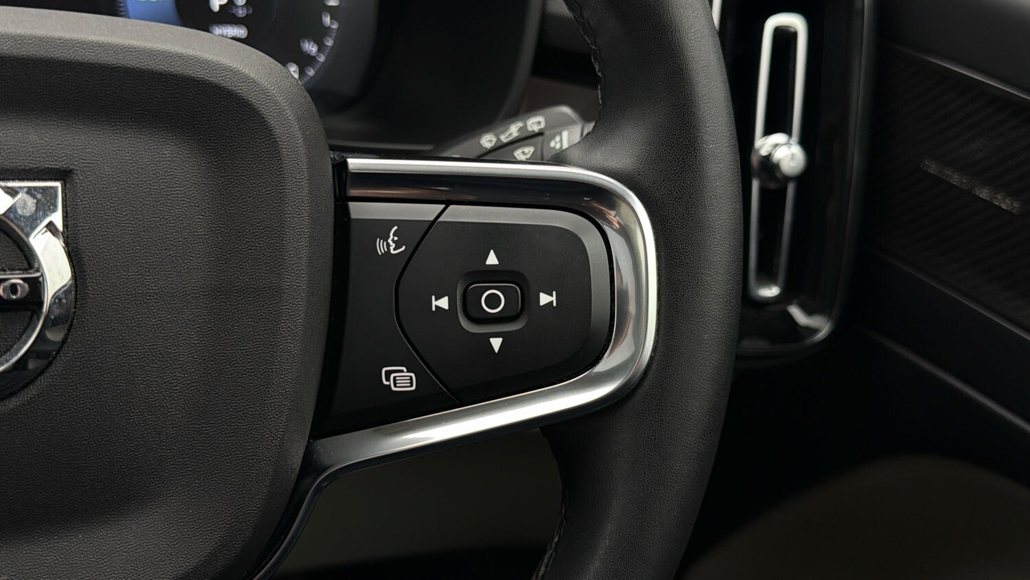 Used Volvo XC40 2022 for sale - 78210123: Photo 24