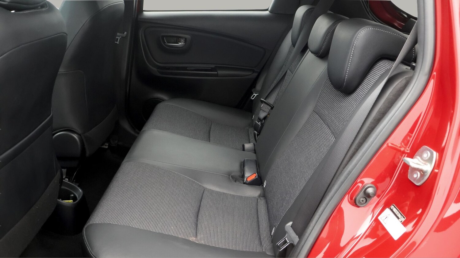 Used Toyota Yaris for sale - 77199267: Photo 16