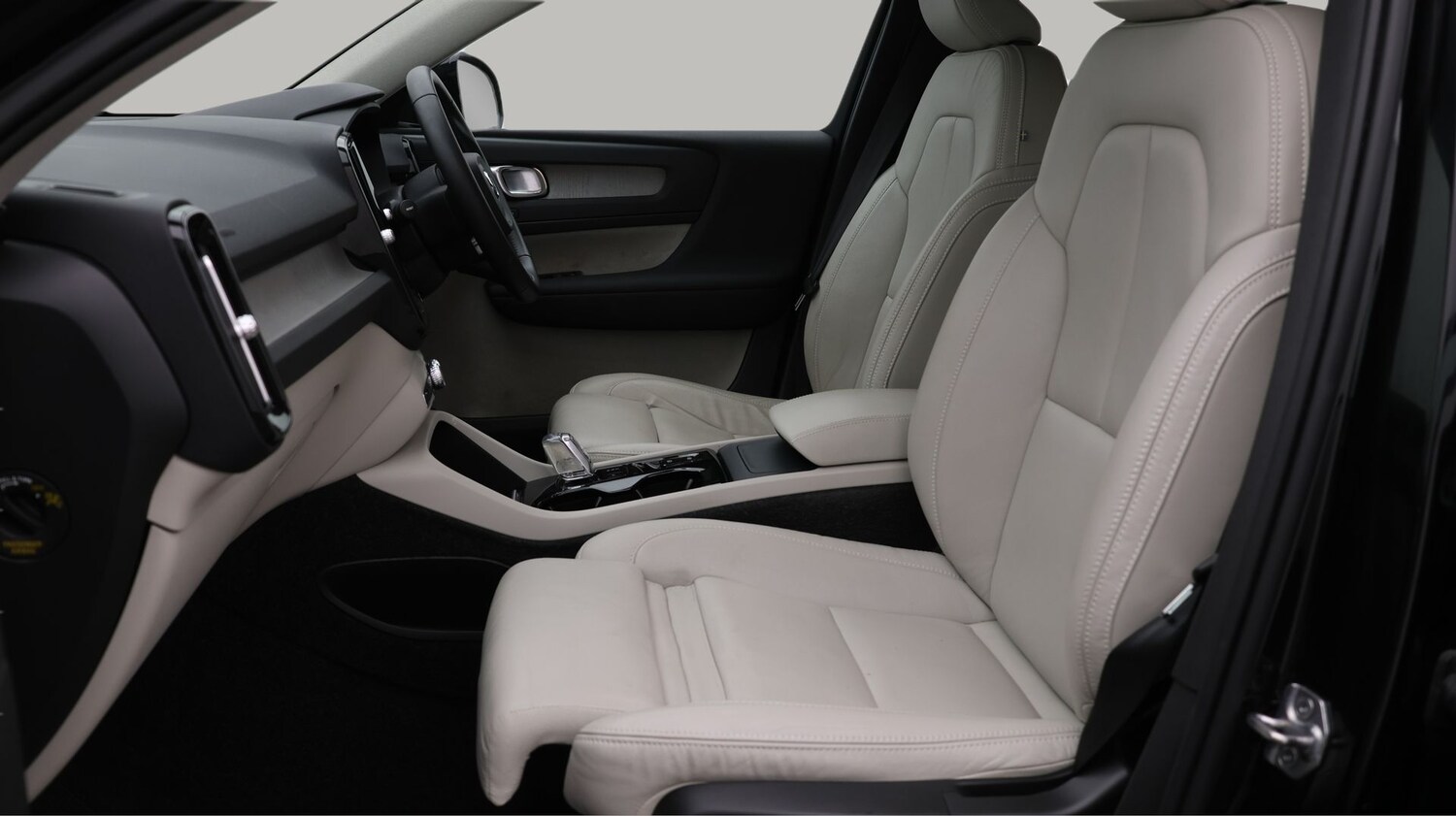 Used Volvo XC40 for sale - 77602084: Photo 14