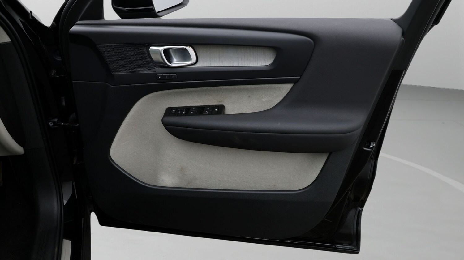 Used Volvo XC40 for sale - 77602084: Photo 15