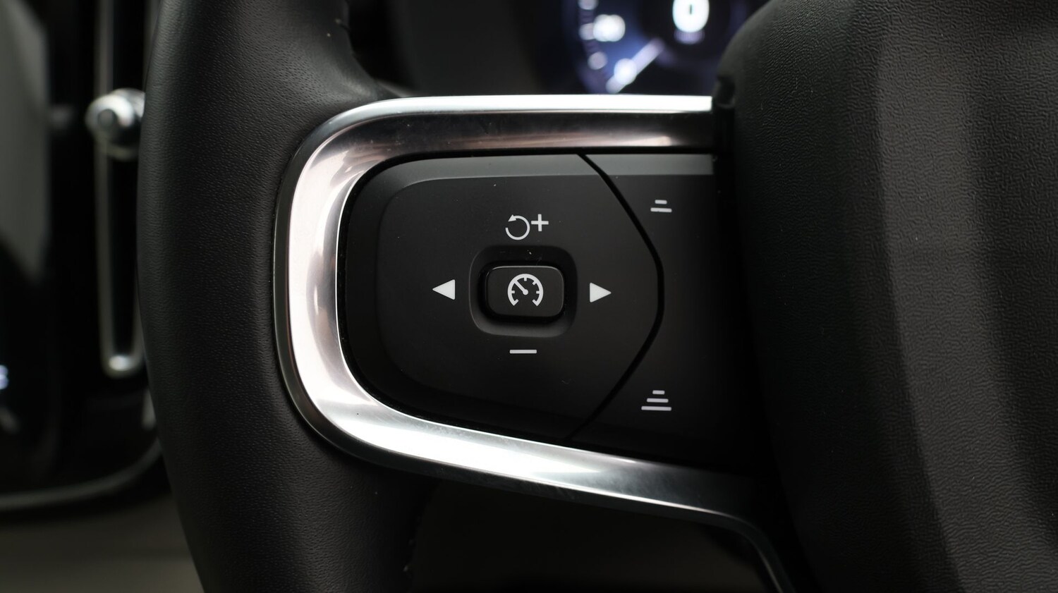 Used Volvo XC40 for sale - 77602084: Photo 21