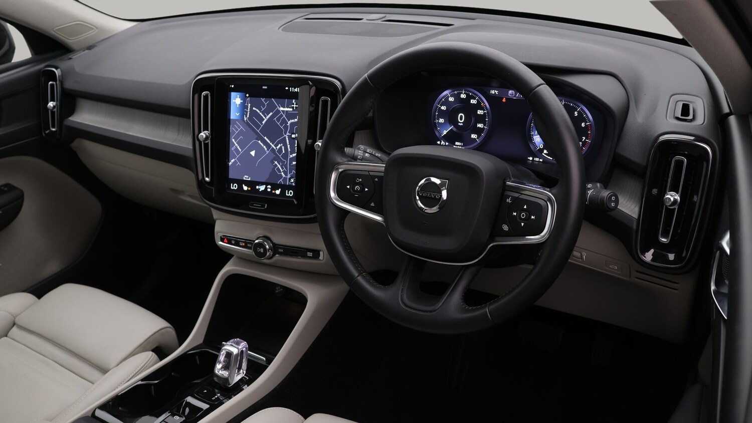 Used Volvo XC40 for sale - 77602084: Photo 9