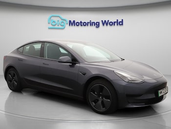 2022 (72) - Saloon 4dr Electric Auto RWD (241 bhp)