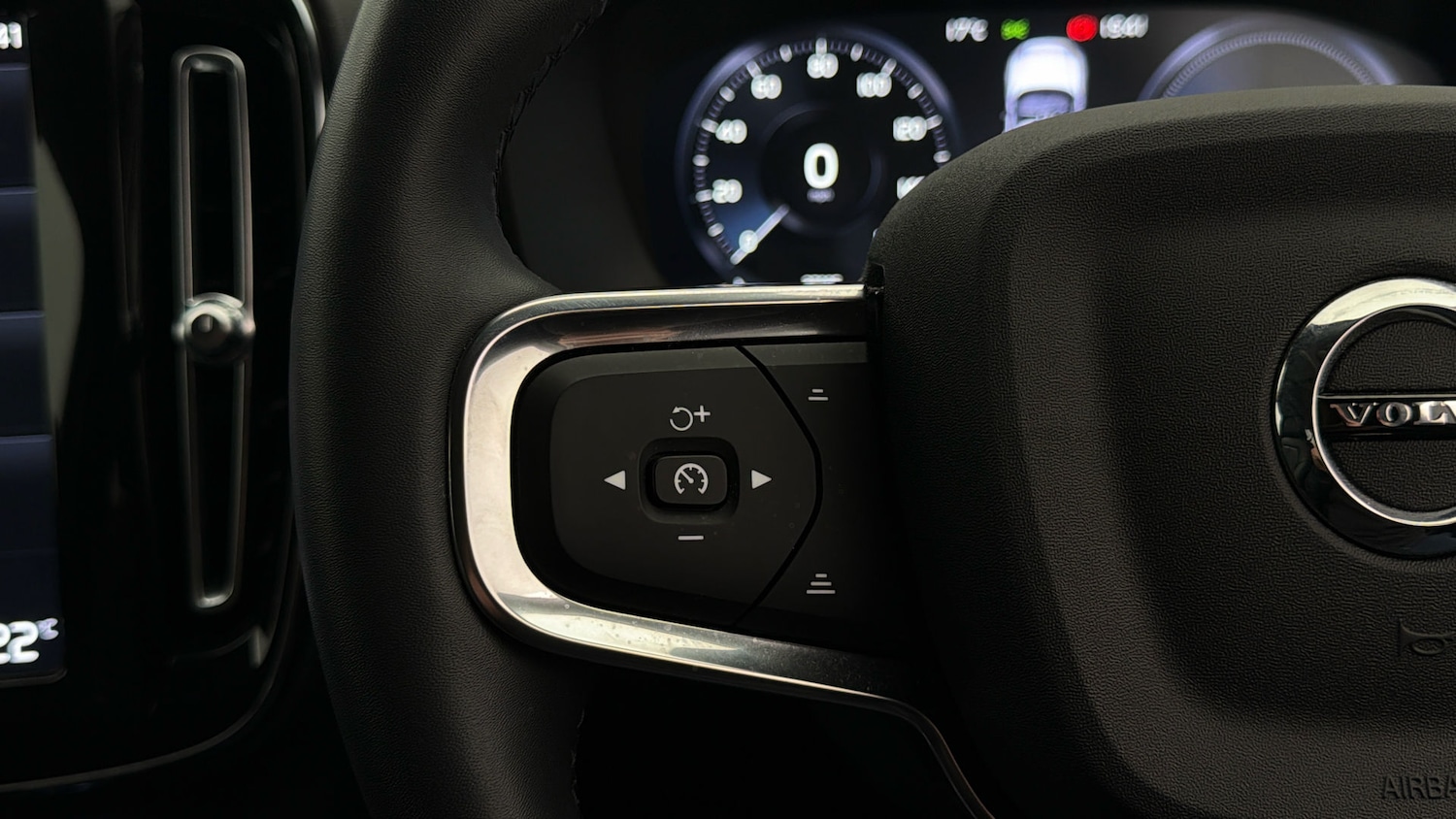 Used Volvo XC40 2022 for sale - 78091755: Photo 23