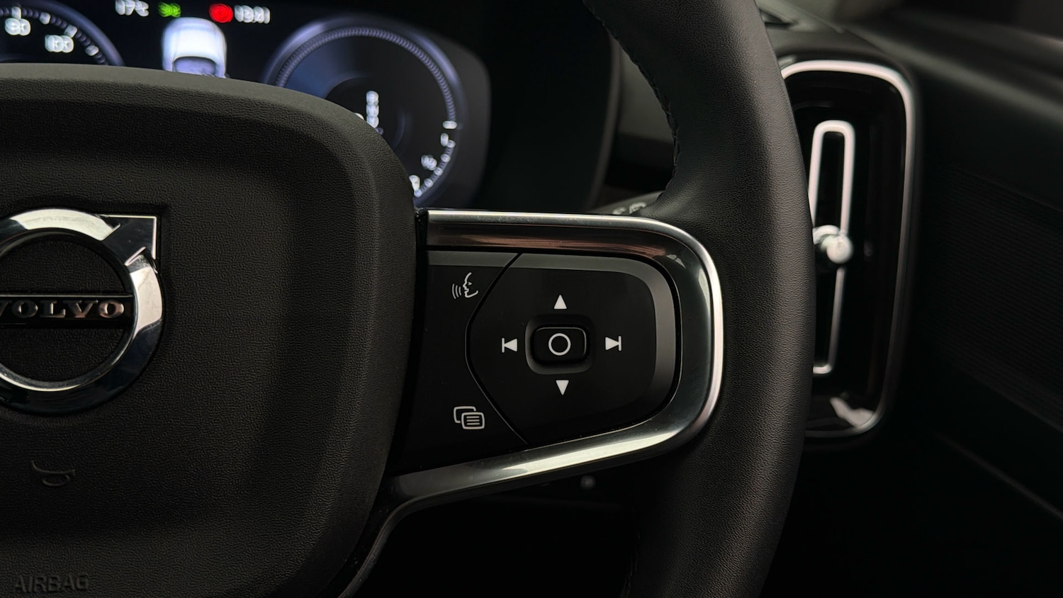 Used Volvo XC40 2022 for sale - 78091755: Photo 24