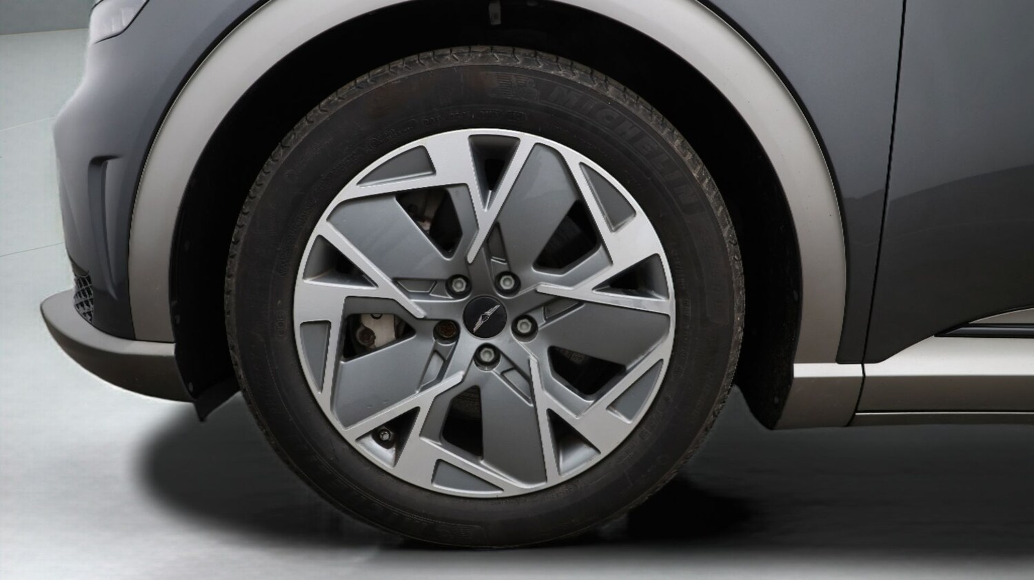 Used Genesis GV60 for sale - 77502487: Photo 18