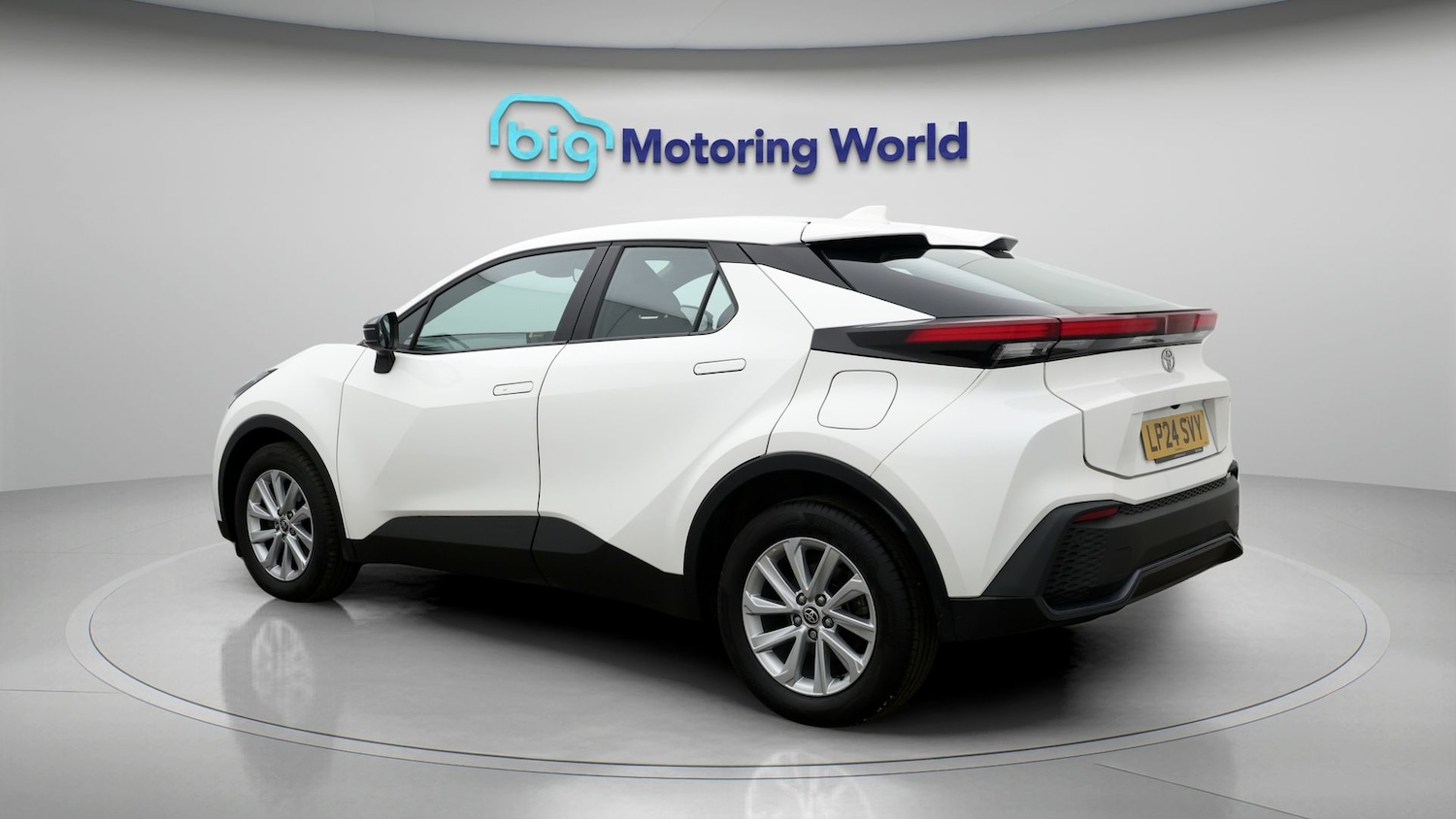 Used Toyota C-HR 2024 for sale - 77609749: Photo 5
