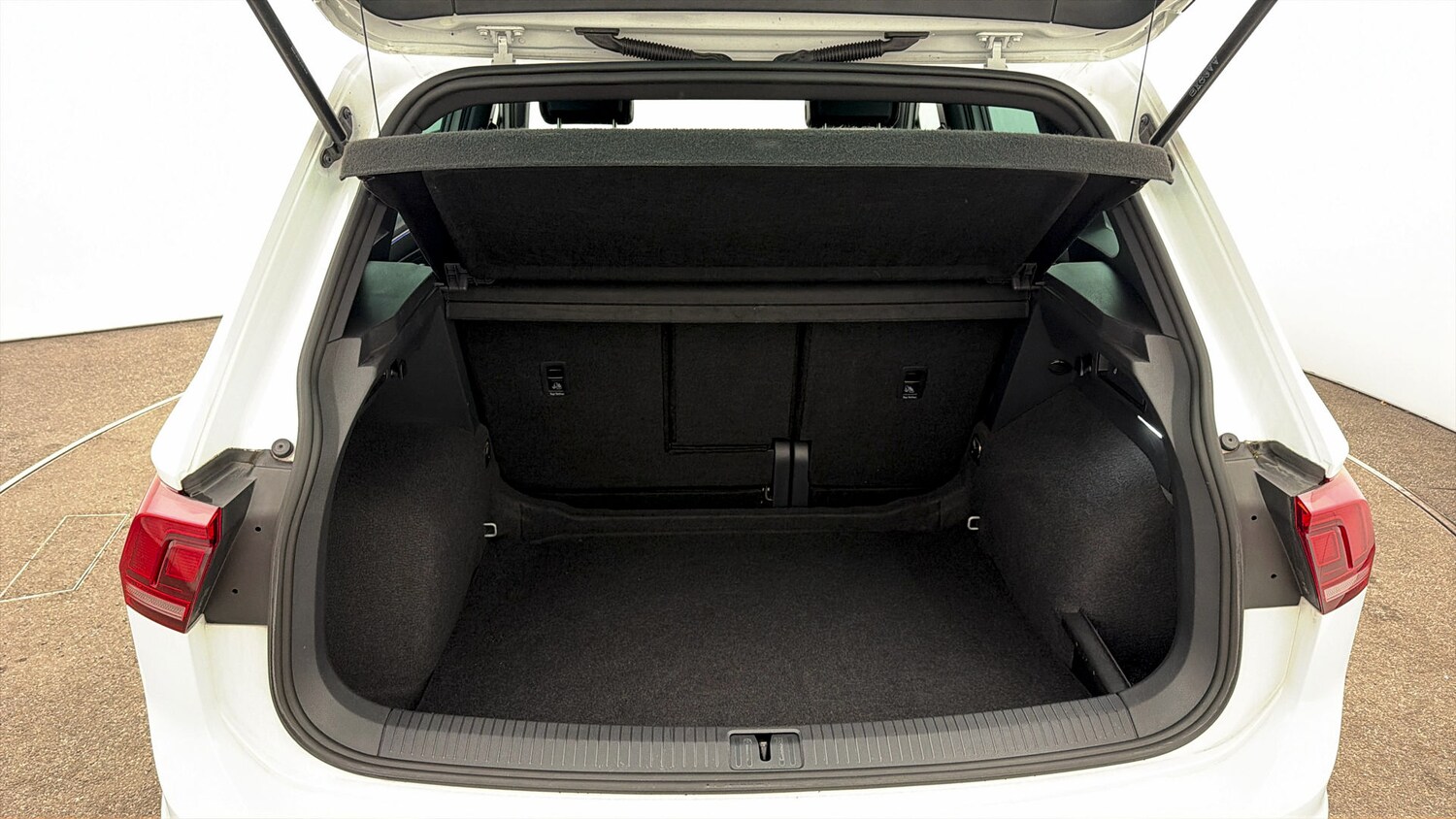 Used Volkswagen Tiguan 2023 for sale - 78026308: Photo 16