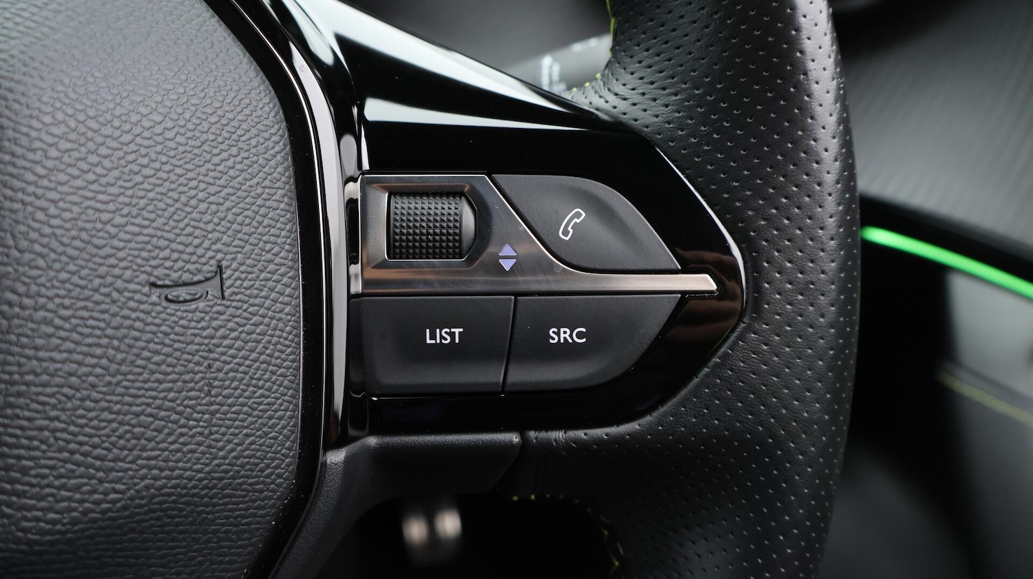 Used Peugeot E-2008 2021 for sale - 76259336: Photo 24