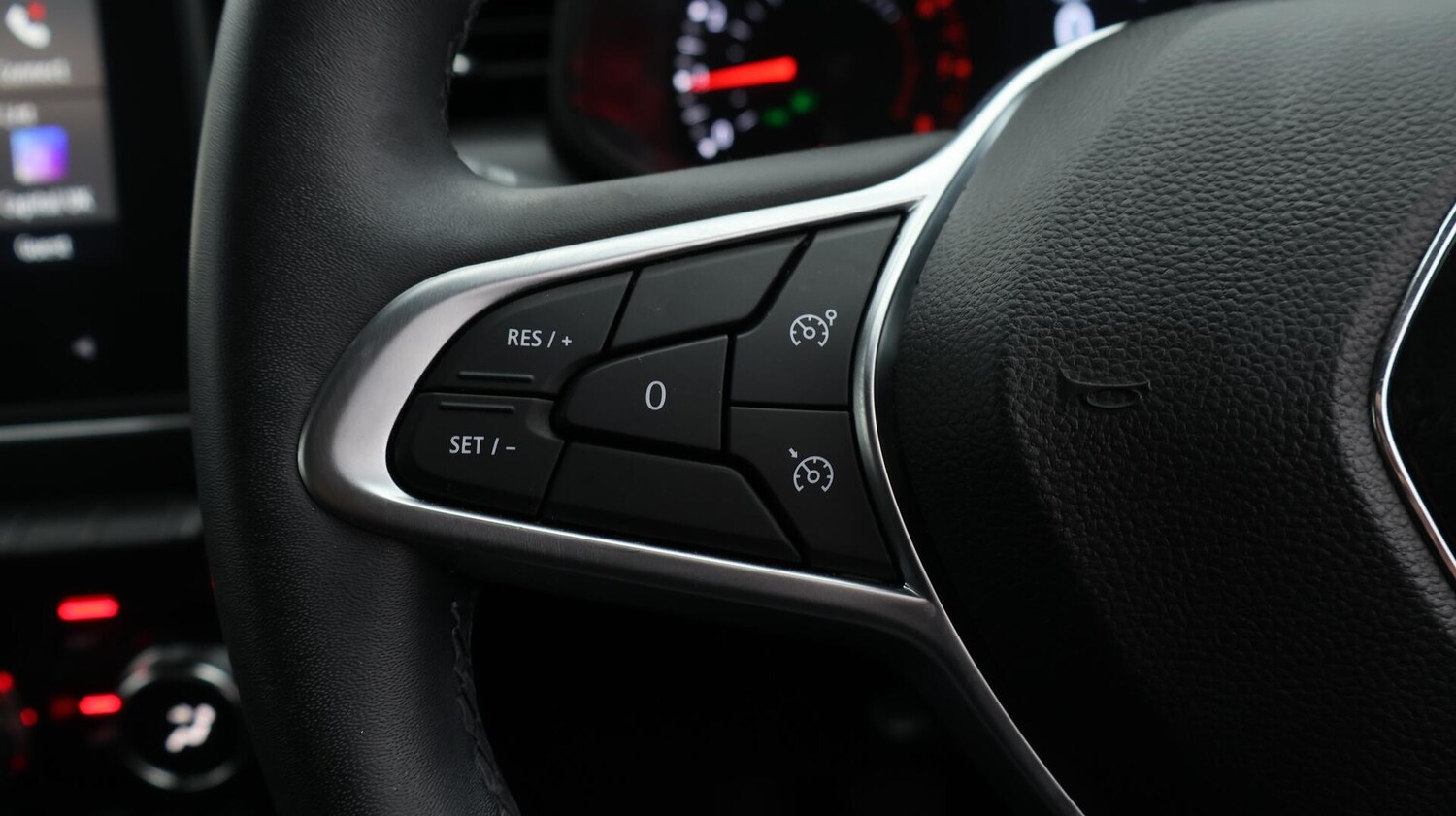 Used Renault Clio 2021 for sale - 76498760: Photo 24