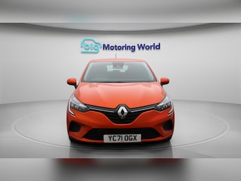 Used Renault Clio 2021 for sale - 76498760: Photo