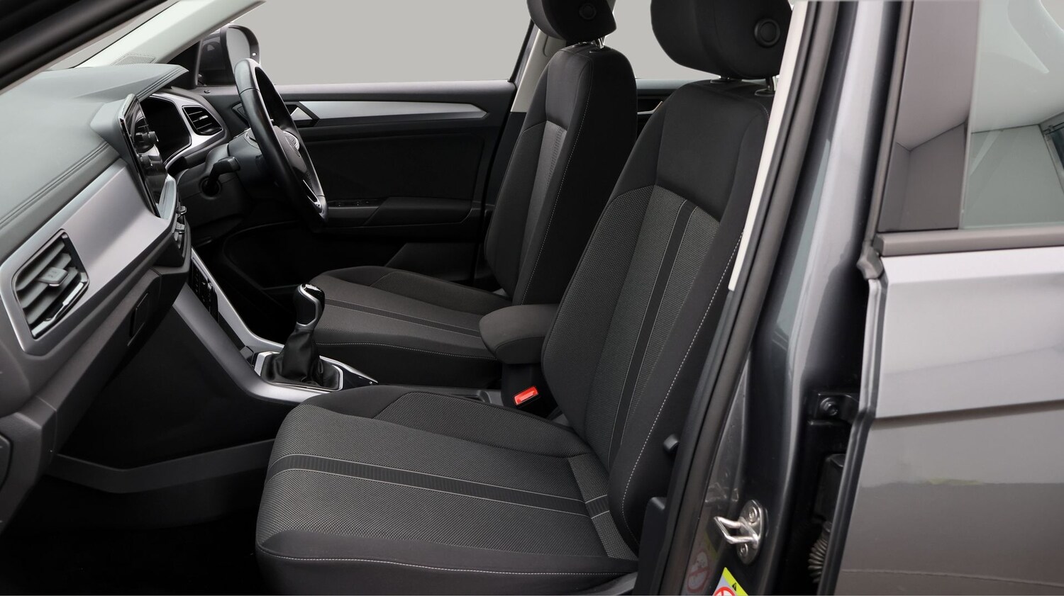 Used Volkswagen T-Roc 2023 for sale - 77274726: Photo 14