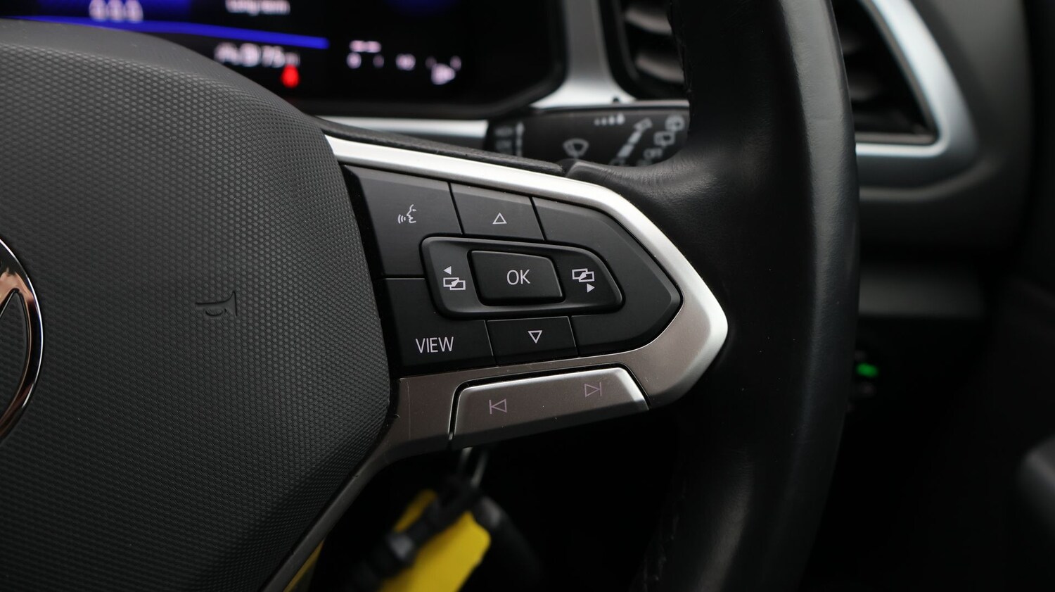 Used Volkswagen T-Roc 2023 for sale - 77274726: Photo 25