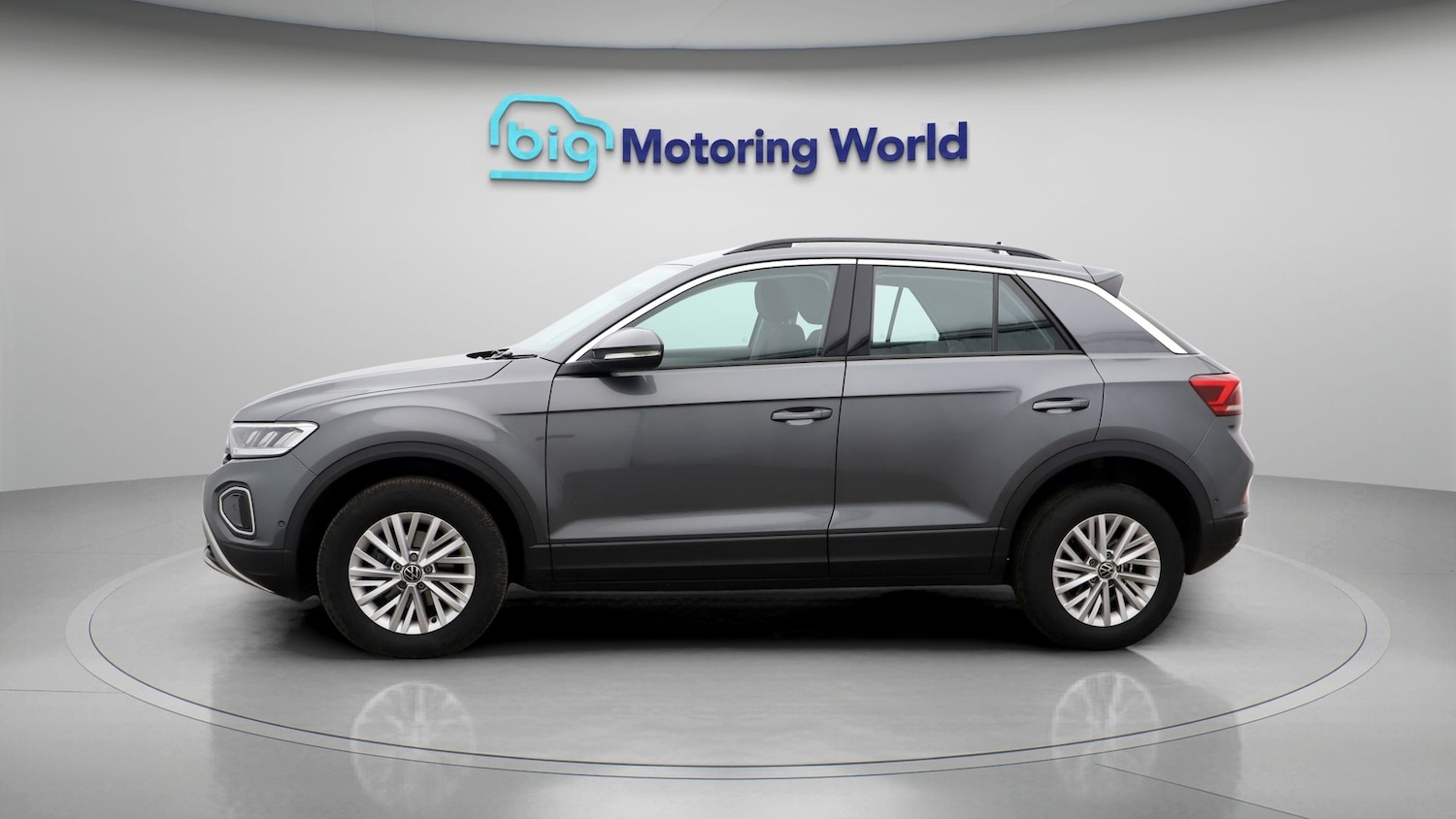 Used Volkswagen T-Roc 2023 for sale - 77274726: Photo 4