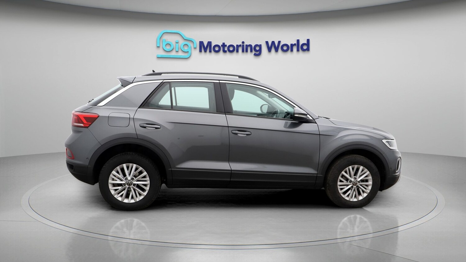 Used Volkswagen T-Roc 2023 for sale - 77274726: Photo 8