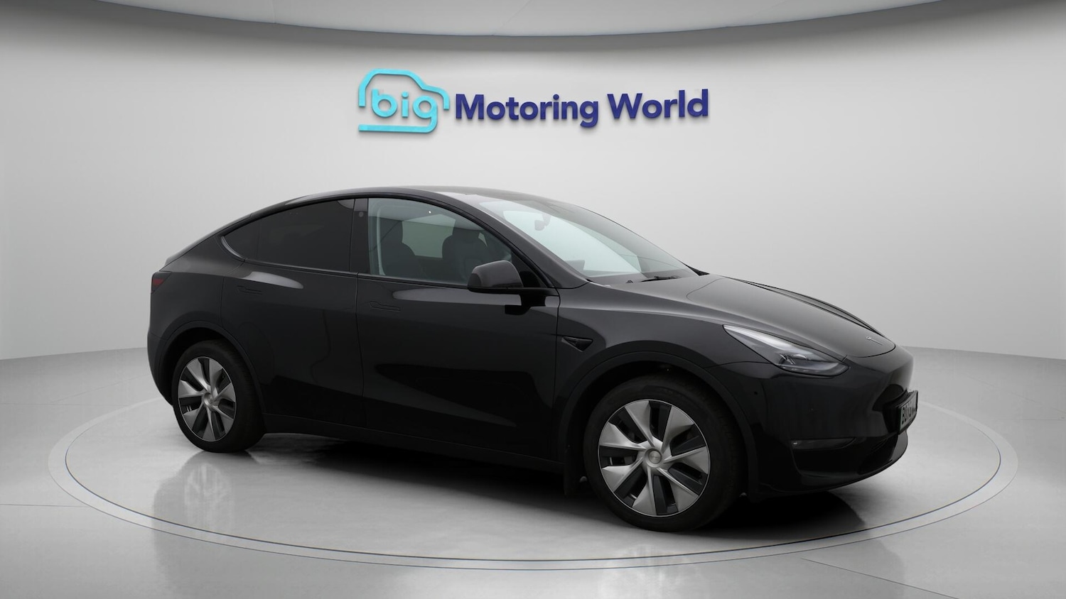 Used Tesla Model Y 2023 for sale - 76108603: Photo 2